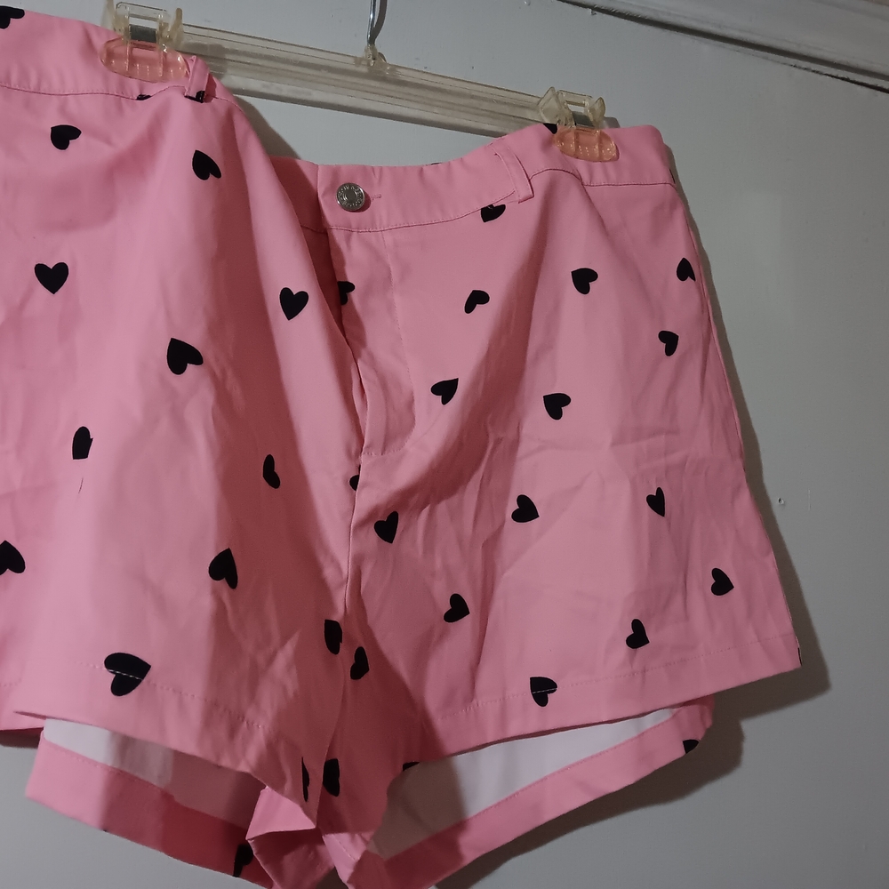 Pink Heart Patterned Women's Shorts